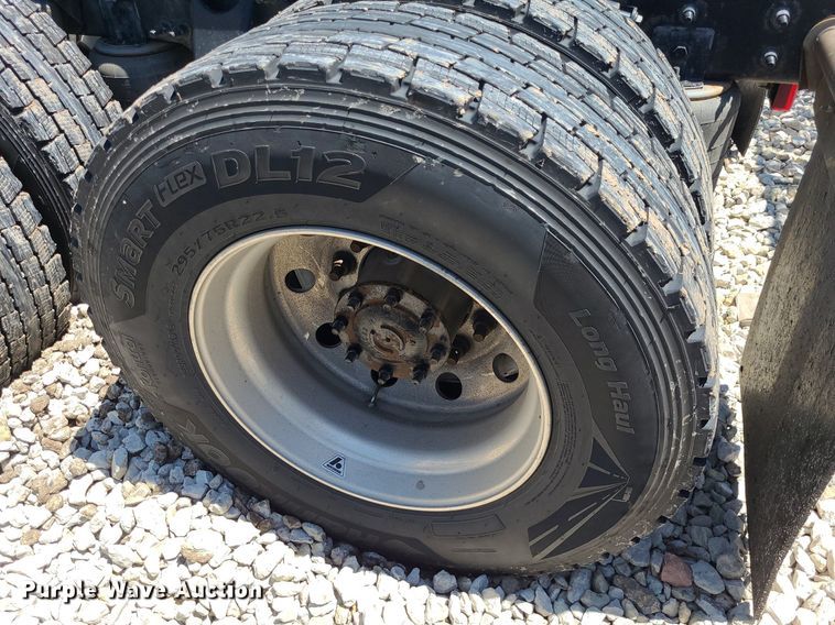 image for item DK1962 2020 International LT625  semi truck