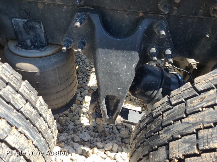 image for item DK1962 2020 International LT625  semi truck