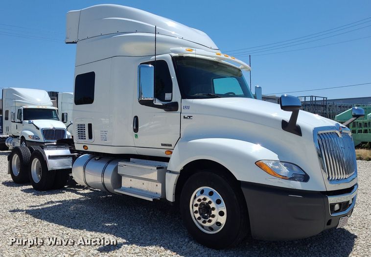 image for item DK1963 2018 International LT625  semi truck