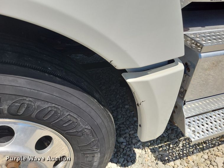 image for item DK1963 2018 International LT625  semi truck