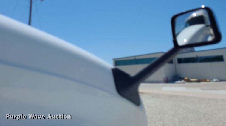 image for item DK1963 2018 International LT625  semi truck