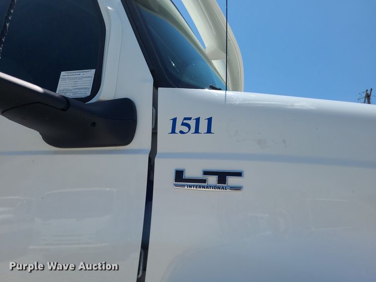 image for item DK1963 2018 International LT625  semi truck