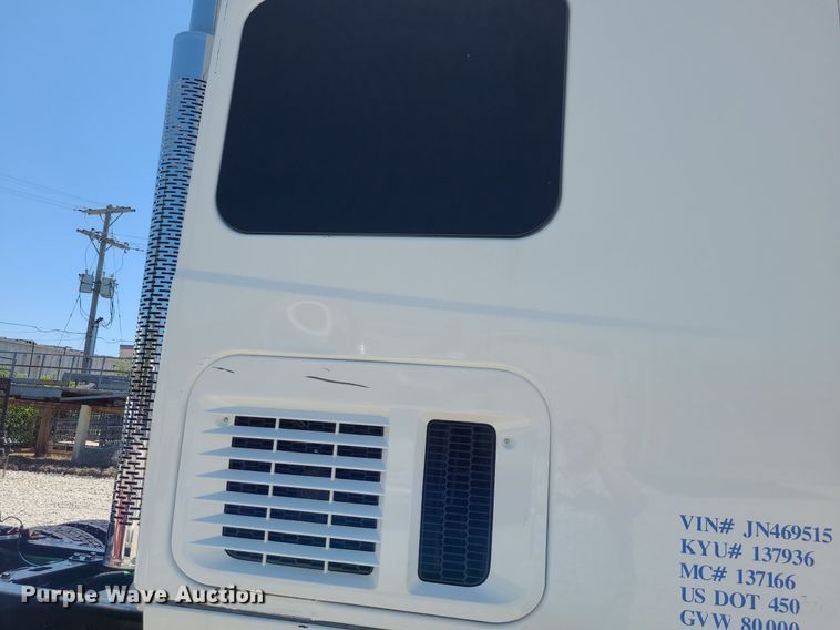 image for item DK1963 2018 International LT625  semi truck