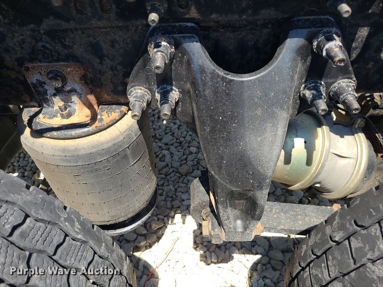 image for item DK1963 2018 International LT625  semi truck