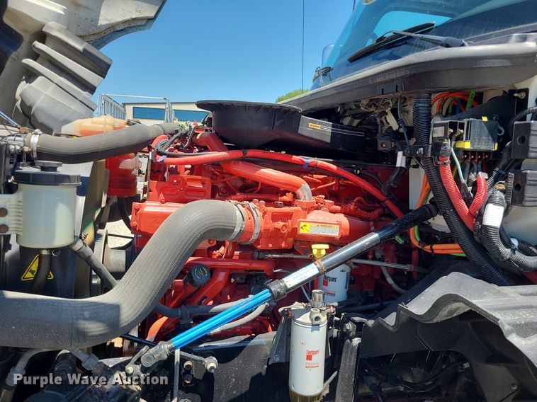 image for item DK1963 2018 International LT625  semi truck