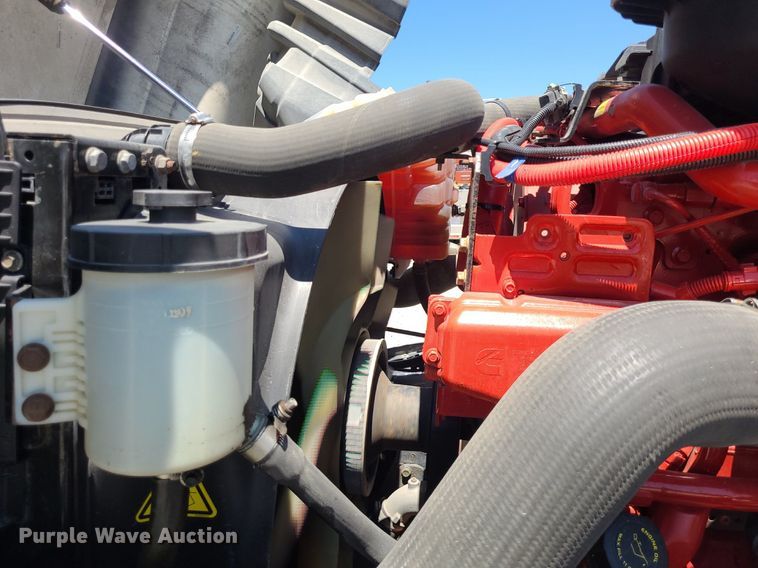 image for item DK1963 2018 International LT625  semi truck