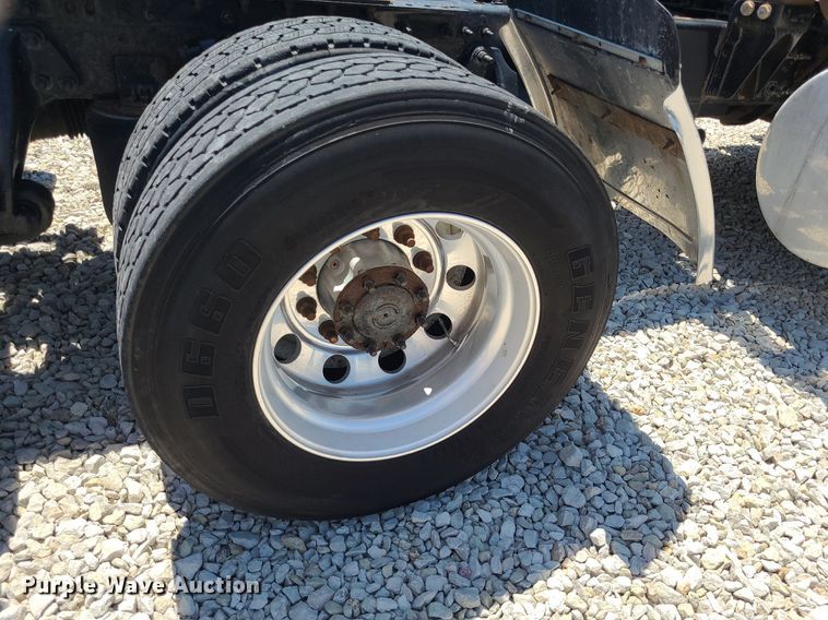 image for item DK1963 2018 International LT625  semi truck