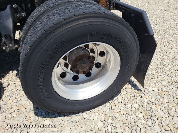 image for item DK1963 2018 International LT625  semi truck