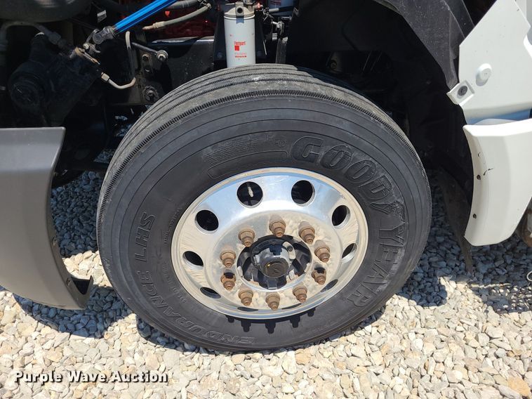 image for item DK1963 2018 International LT625  semi truck