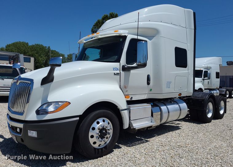 image for item DK1964 2019 International LT625  semi truck