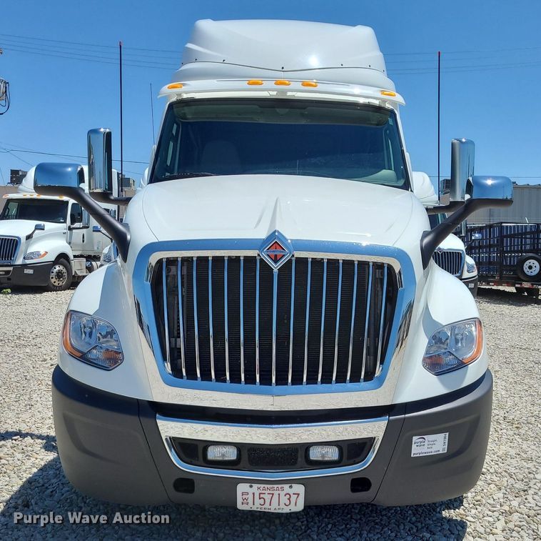 image for item DK1964 2019 International LT625  semi truck