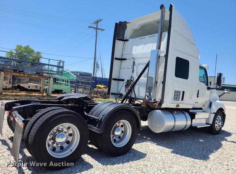 image for item DK1964 2019 International LT625  semi truck