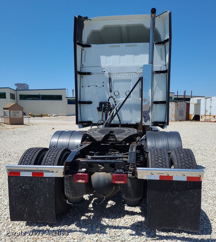 image for item DK1964 2019 International LT625  semi truck