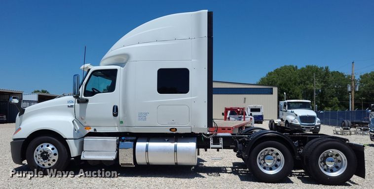 image for item DK1964 2019 International LT625  semi truck