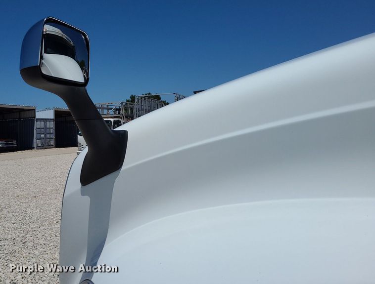 image for item DK1964 2019 International LT625  semi truck