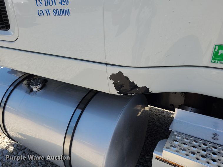 image for item DK1964 2019 International LT625  semi truck