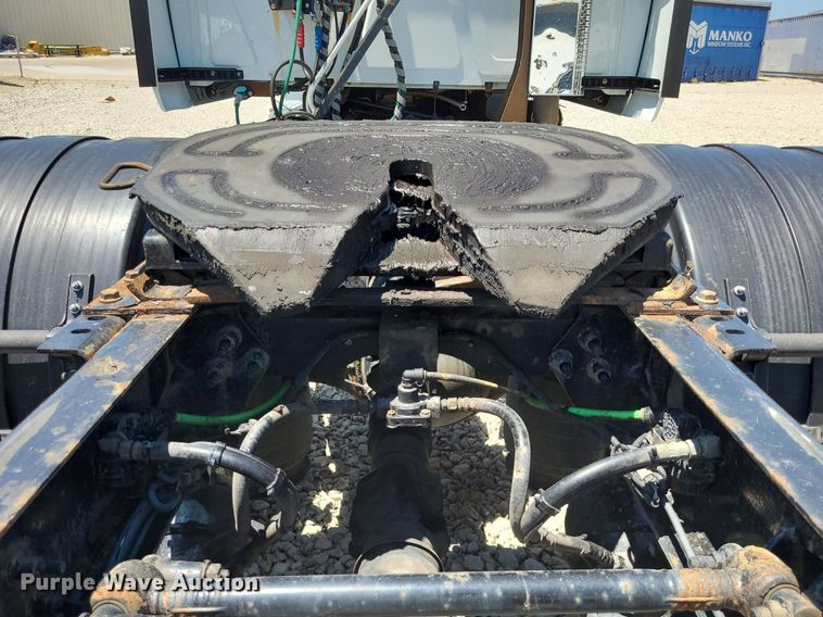 image for item DK1964 2019 International LT625  semi truck