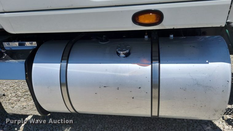 image for item DK1964 2019 International LT625  semi truck