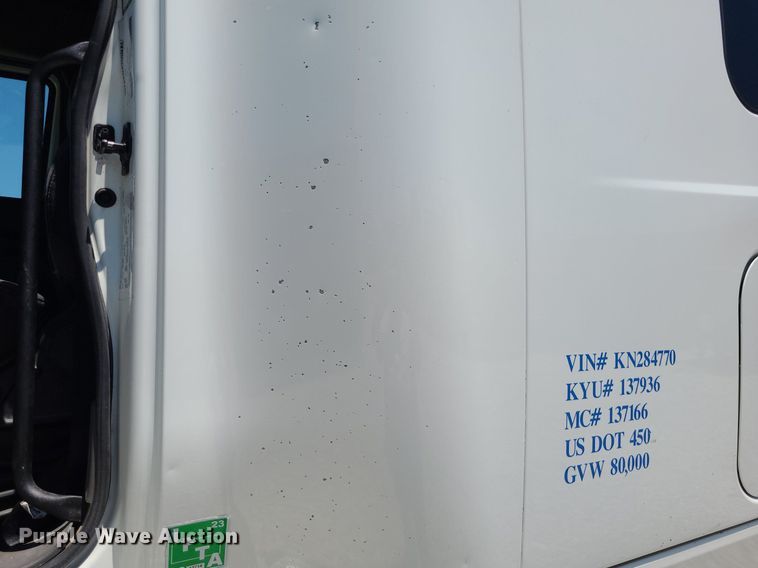 image for item DK1964 2019 International LT625  semi truck