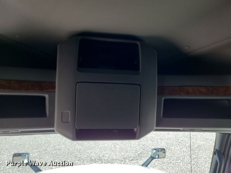 image for item DK1964 2019 International LT625  semi truck