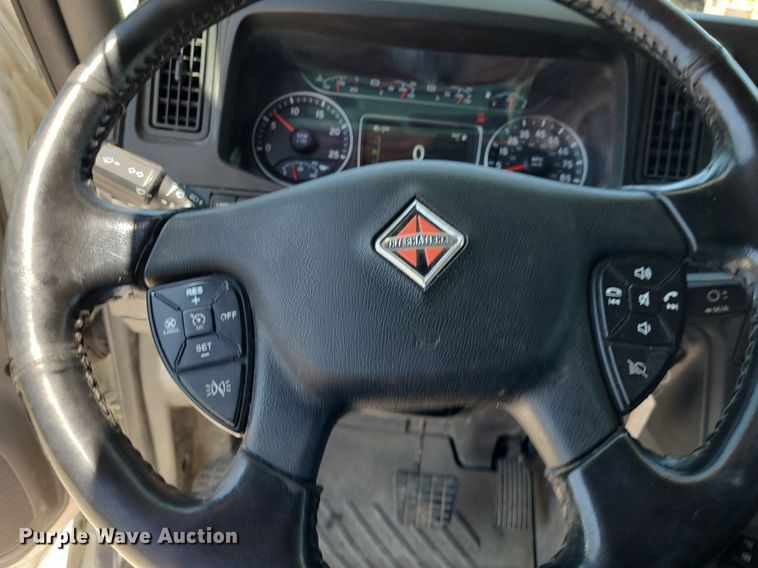 image for item DK1964 2019 International LT625  semi truck