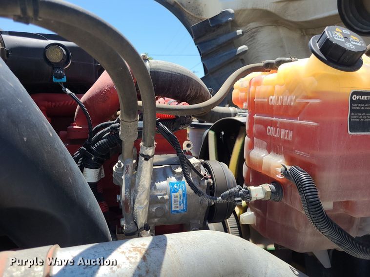 image for item DK1964 2019 International LT625  semi truck