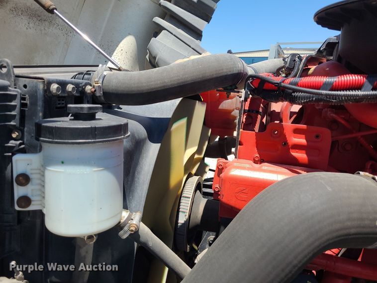 image for item DK1964 2019 International LT625  semi truck