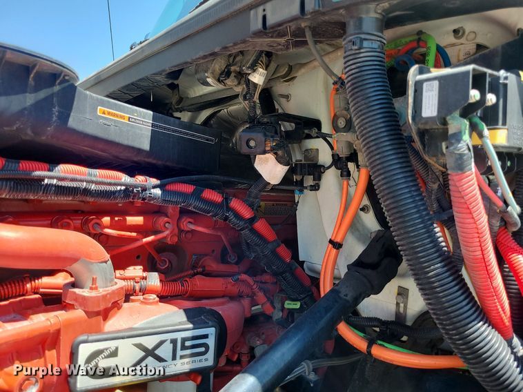 image for item DK1964 2019 International LT625  semi truck