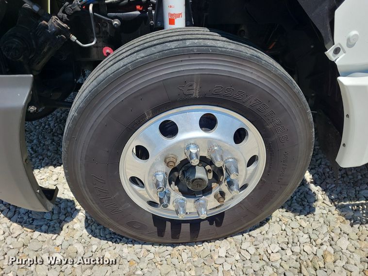 image for item DK1964 2019 International LT625  semi truck