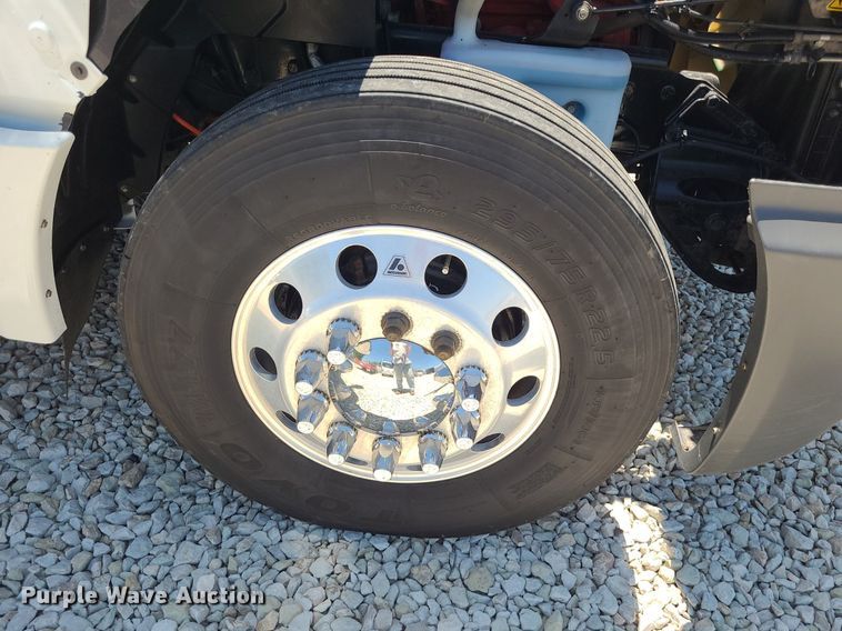 image for item DK1964 2019 International LT625  semi truck