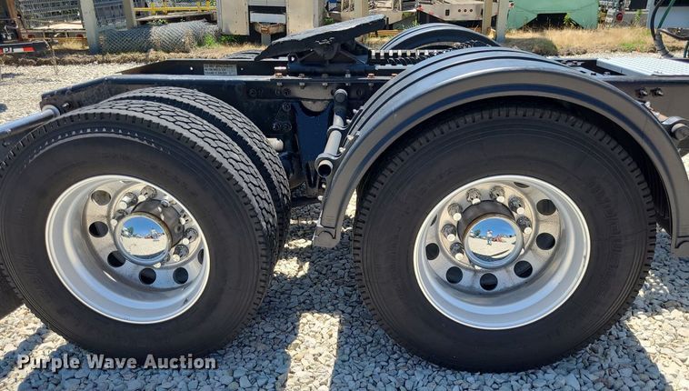 image for item DK1964 2019 International LT625  semi truck