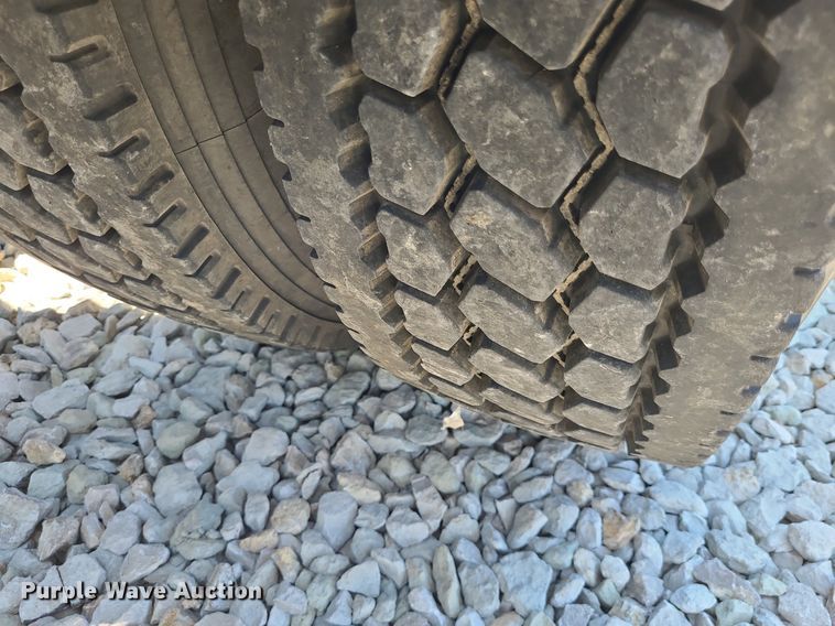 image for item DK1964 2019 International LT625  semi truck