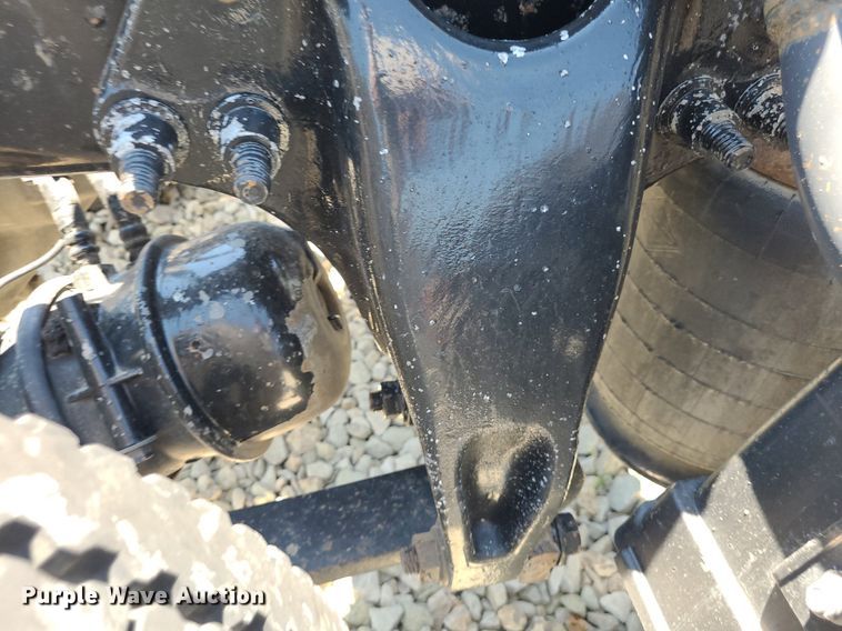 image for item DK1964 2019 International LT625  semi truck