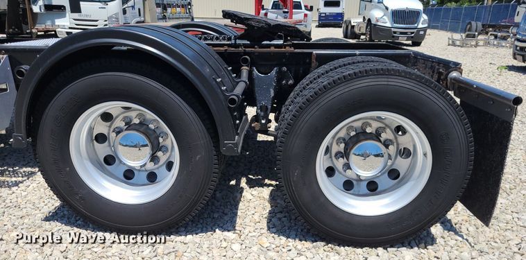 image for item DK1964 2019 International LT625  semi truck