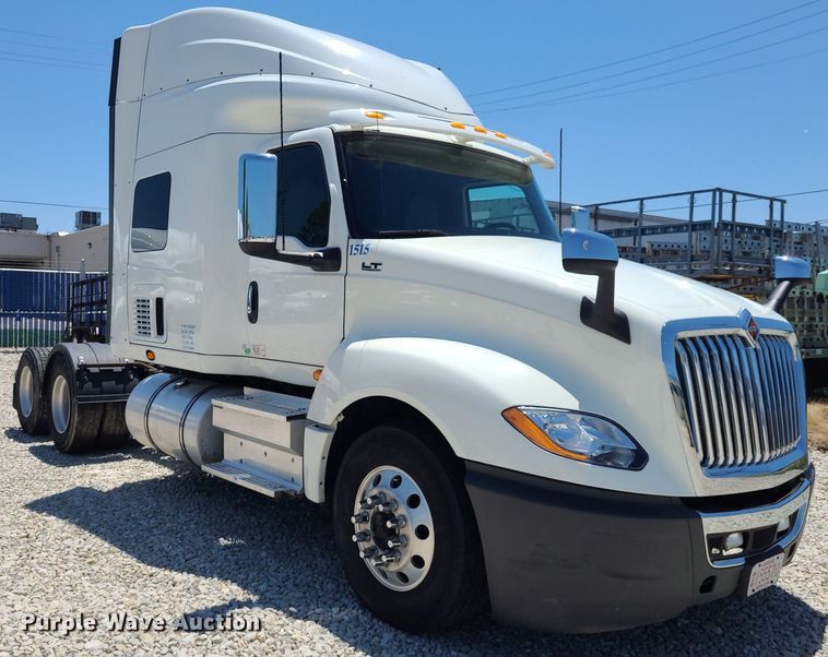 image for item DK1965 2018 International LT625  semi truck