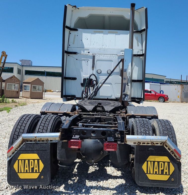 image for item DK1965 2018 International LT625  semi truck