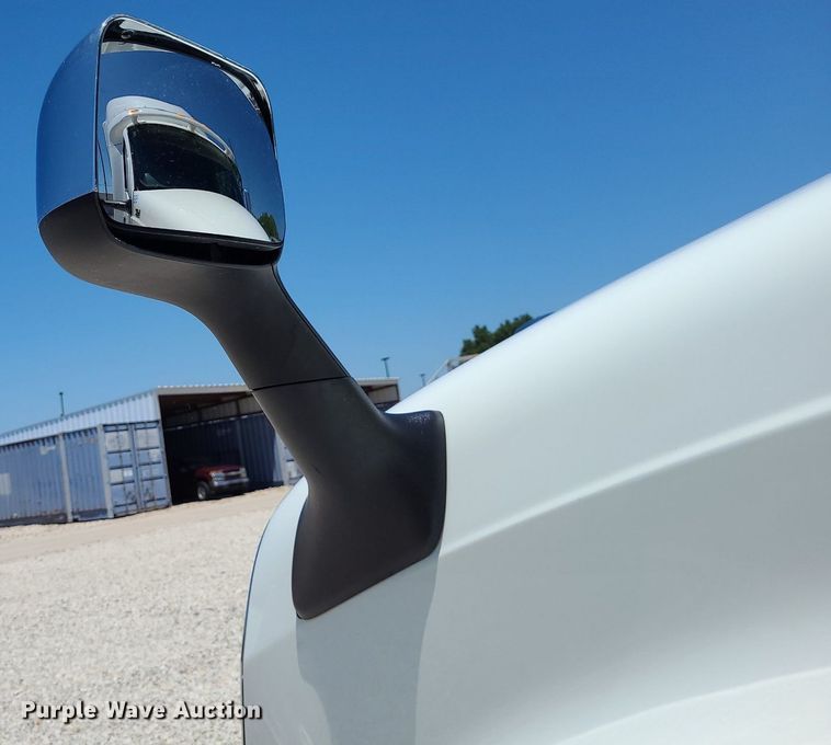 image for item DK1965 2018 International LT625  semi truck