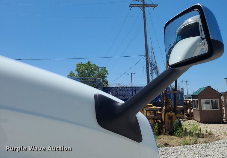 image for item DK1965 2018 International LT625  semi truck