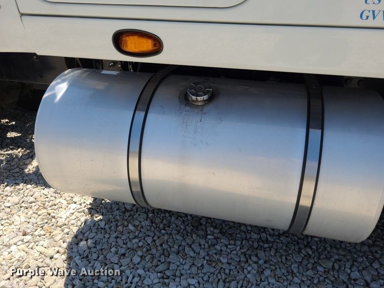 image for item DK1965 2018 International LT625  semi truck