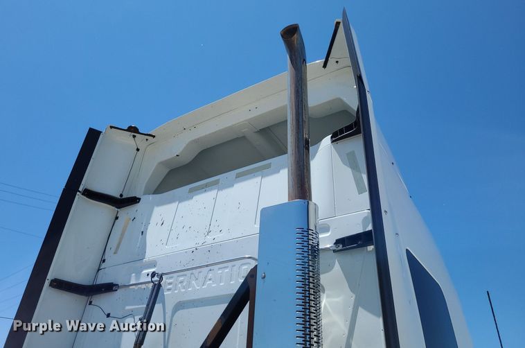 image for item DK1965 2018 International LT625  semi truck