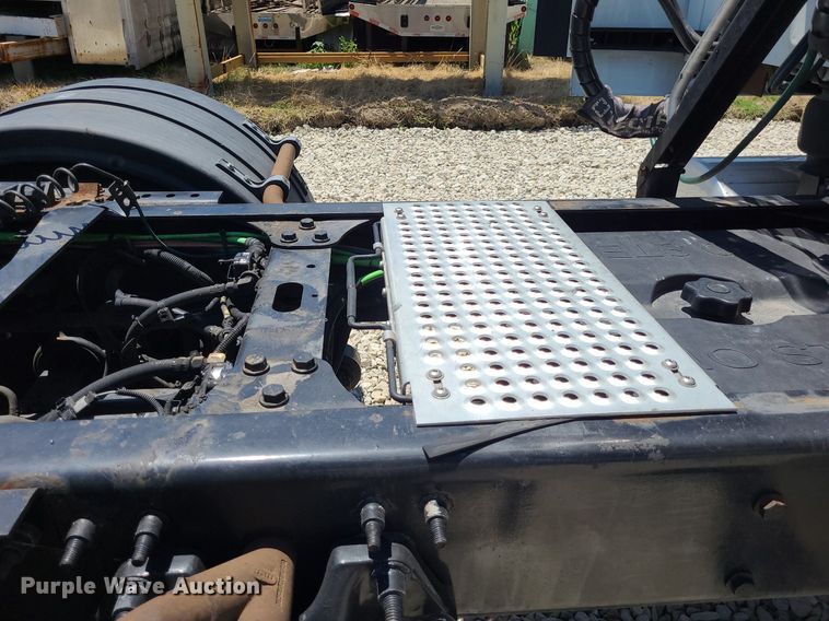 image for item DK1965 2018 International LT625  semi truck