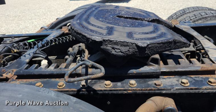 image for item DK1965 2018 International LT625  semi truck