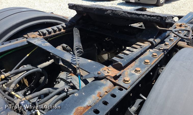 image for item DK1965 2018 International LT625  semi truck