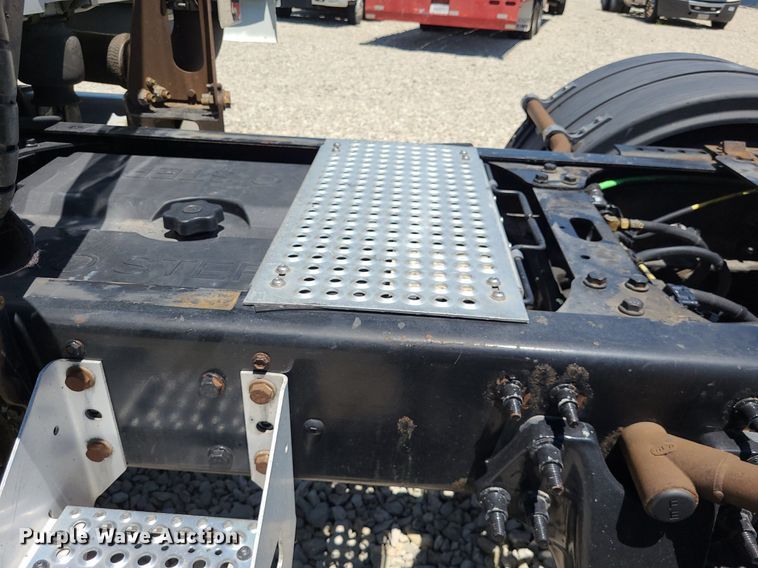 image for item DK1965 2018 International LT625  semi truck