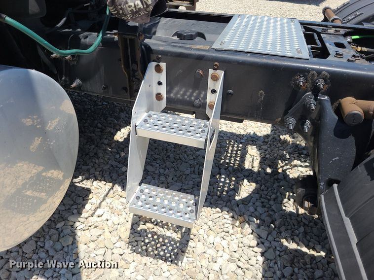 image for item DK1965 2018 International LT625  semi truck