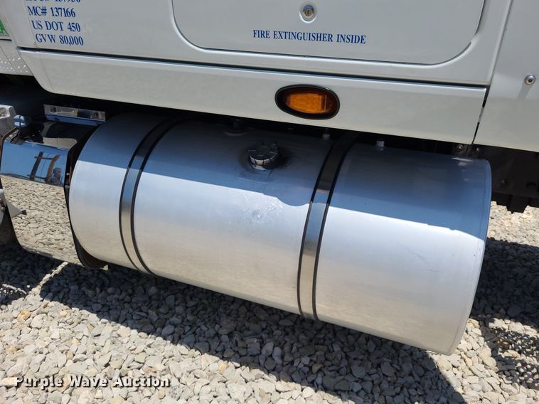 image for item DK1965 2018 International LT625  semi truck