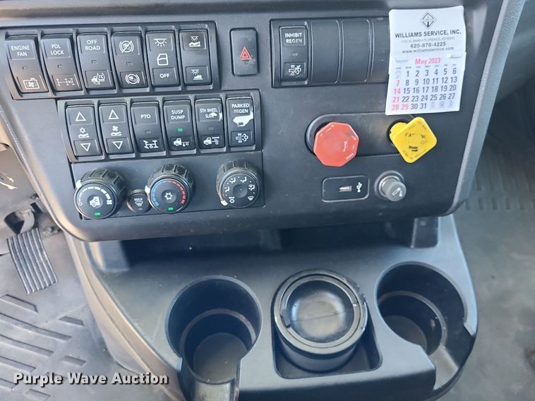 image for item DK1965 2018 International LT625  semi truck