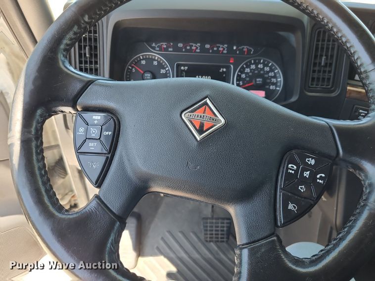 image for item DK1965 2018 International LT625  semi truck