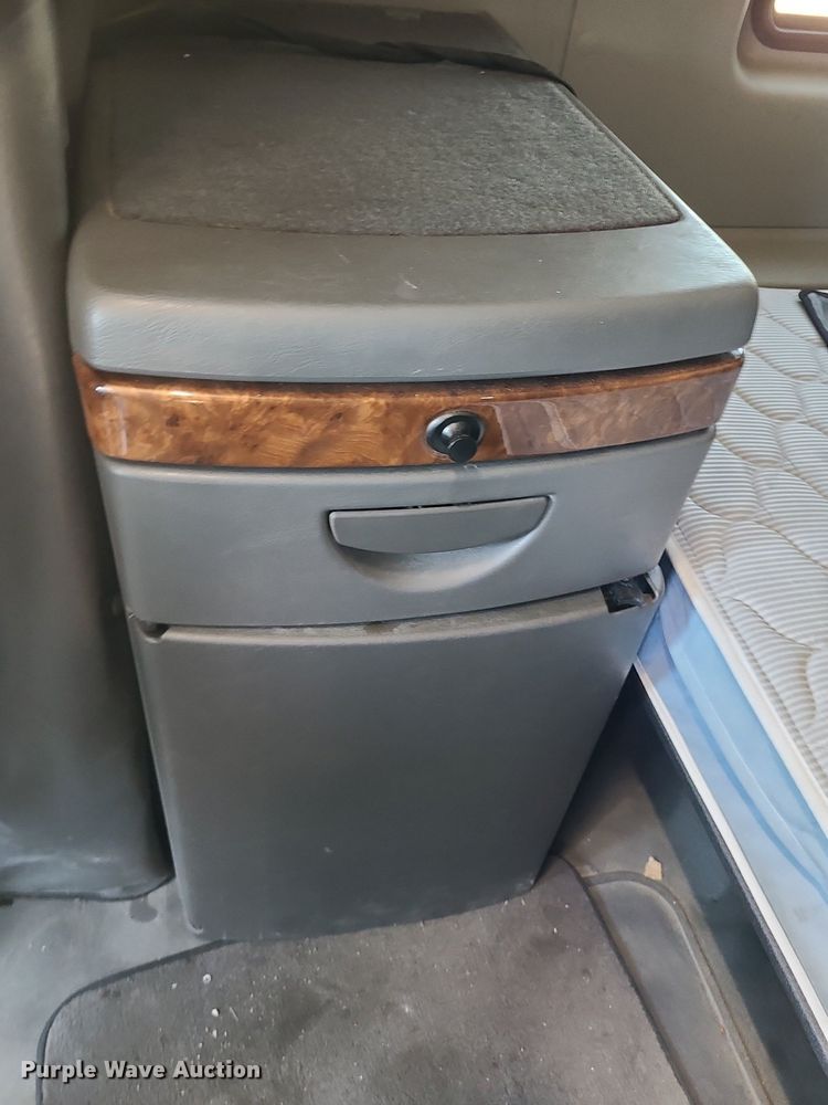 image for item DK1965 2018 International LT625  semi truck