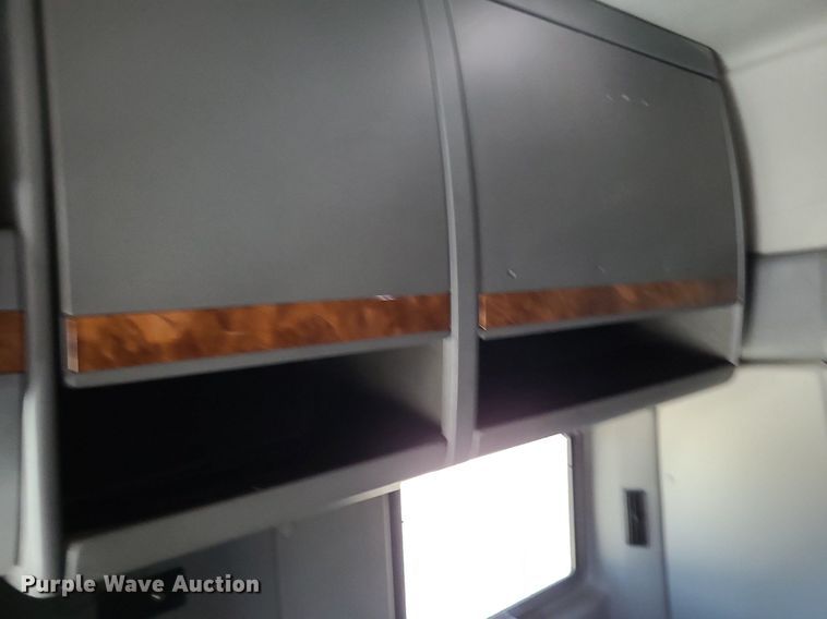 image for item DK1965 2018 International LT625  semi truck